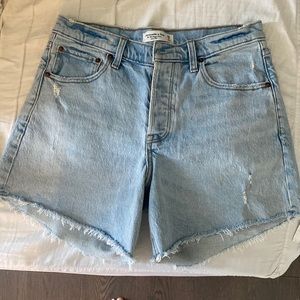 Abercrombie 90’s baggy low rise short